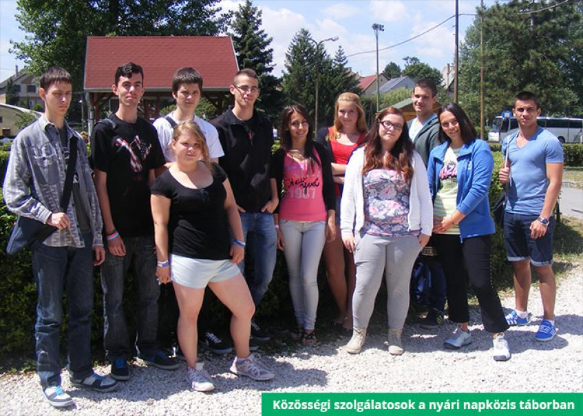 Közösségi szolgálatosok a nyári táborban